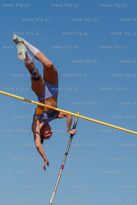 Sopot. 36. Tyczka na molo. Skoki pań. 24.06.2023 fot....