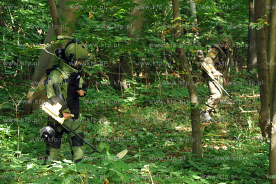 Westerplatte, Gdansk. Saperzy Marynarki Wojennej poszukuja...