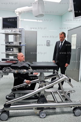 Gdansk. Uroczystosc zakonczenia budowy Centrum Medycyny...