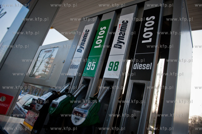 Gdansk. Protest kierowcow przeciwko rosnacym cenom...