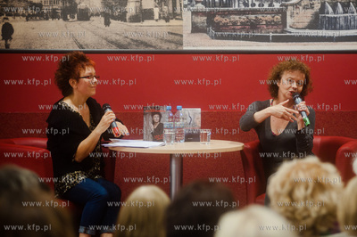 Gdansk. Biblioteka Manhattan w CH Manhattan. Spotkanie...