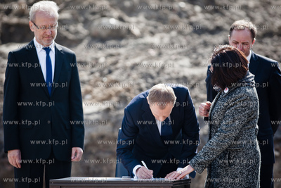 Gdansk. Uroczystosc wmurowania kamienia wegielnego...