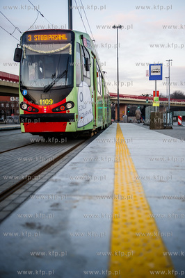 Gdansk. Zmodernizowana linia tramwajowa na Stogi. 
Nz...