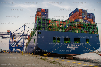 Gdansk. Terminal kontenerowy DCT. Kolejne zawiniecie...