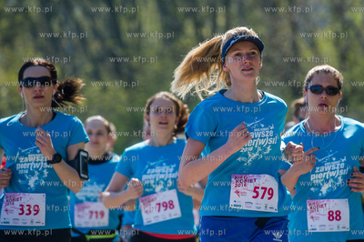 Gdynia. Bulwar Nadmorski. Bieg Kobiet - Zawsze Pier(w)si,...