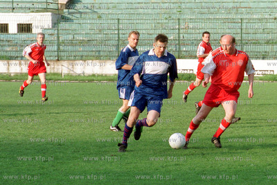 Mecz pilkarski Konserwatyski - Liberalowie na stadionie...