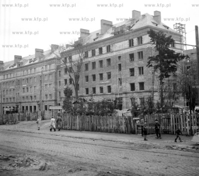 Budowa domow na ul. Kartuskiej w Gdansku Siedlcach.1961
z0000870
Fot....