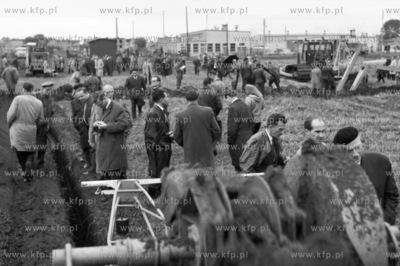 Pokaz nowoczesnych maszyn melioracyjnych produkcji...