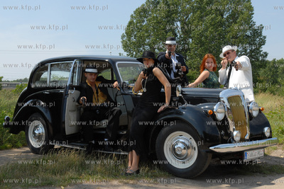 Na bardzo oryginalny pomysl zareklamowania swego zakladu...