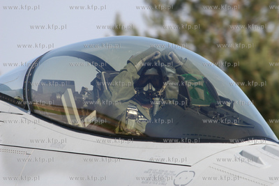 Poznan , Krzesiny 31 Baza Lotnicza Nz. Pilot F-16 ***...