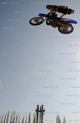Mlode Miasto w Gdansku. Pokazy Freestyle Motocross...