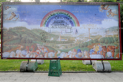 Lato zaczyna sie w Gdyni czyli Cudawianki. Nz. URBAN...