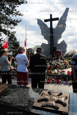 Chicago. Pomnik Katynski. Polonia sklada hold ofiarom...