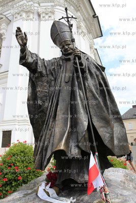 Wadowice. Pomnik Jana Pawla II.   11/08/2010     Fot.Czeslaw...