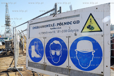 Stocznia Gdynia S.A. NA terenie zakladu dziala obecnie...