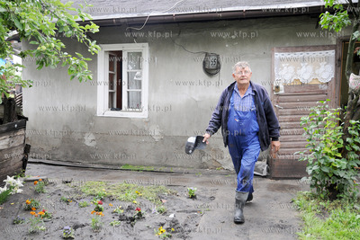 W dzielnicy Leszczynki w Gdyni na przytorzu pomiedzy...