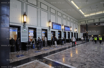 Dworzec kolejowy Gdynia Glowna oddany do uzytku po...