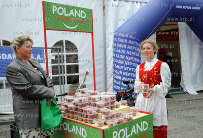 Gdansk. Targ Weglowy. Kibice z Hiszpanii i Irlandii...