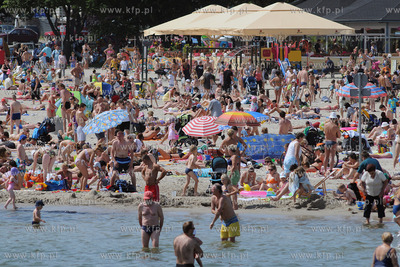 Lato wrocilo. Tlumy zazywajacych nie tylko slonecznych...