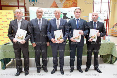 Bytow. Wystartowal program Bialo-zielona przyszlosc...