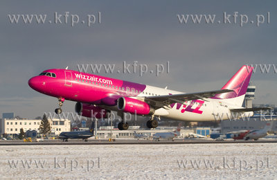 Gdansk, Rebiechowo. Airbus A320-232 linii Wizz-Air...