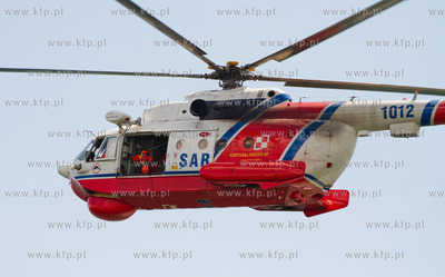 Gdynia ,akwen miedzy wejsciem poludniowym Portu Gdynia...