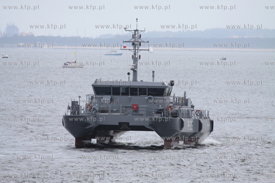 Parada wszystkich najwazniejszych klas okretow bedacych...