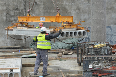 Gdynia. Na terenie sasiadujacym z apartamentowcem Sea...