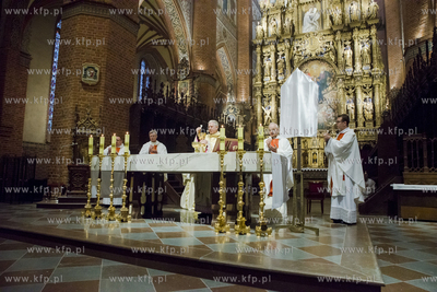 Msza Wieczerzy Pańskiej w Wielki Czwartek  inny niż...