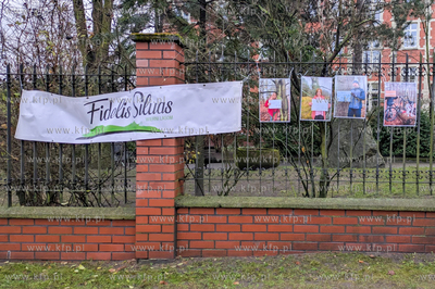 Protest mieszkańców Sulmina przed siedzibą Regionalnej...