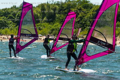 Plaza w Sopocie, przy Sopockim Klubie Zeglarskim. Briefing...