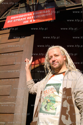 Referendum Unijne. Nz Robert Leszczynski wychodzi ...