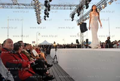 Sopot Fashion Day na molo w Sopocie. Pokaz kolekcji...