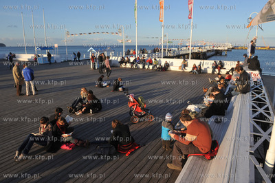 MOLO KSIAZKOWE od deski do deski. Akcja milosnikow...