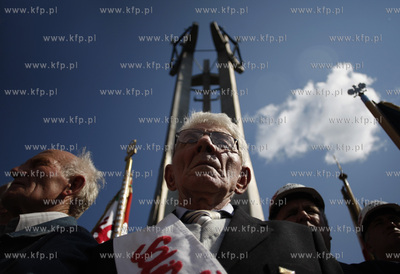 Gdansk. Plac Solidarnosci. Uroczysta msza sw. z okazji...