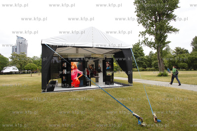 Namiot firmy Loreal na 36 Festiwalu Filmow Fabularnych...