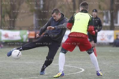 Gdansk Zaspa. Pilkarski turniej dzikich druzyn Do przerwy...