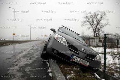Gdansk Brzezno. Kierowca zaparkowal swojego Nissana...