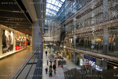 Poswiateczne wyprzedaze w Centrum Handlowym Manhattan...