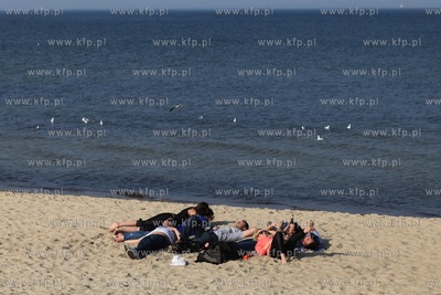 Sopot. Weekend za pół ceny. Plaża w okolicy molo.
11.04.2015
fot....