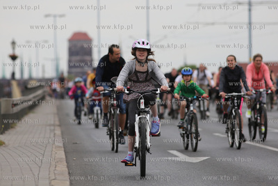 Wielki przejazd rowerowy. Na zdjęciu cykliści na...