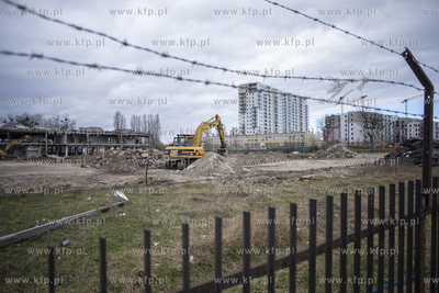 Gdańsk Letnica. Wyburzanie budynków firm Lignus,...