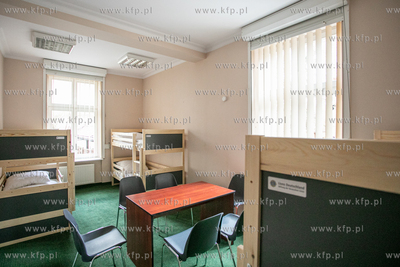 Przekazanie łóżek na wyposażenie zbiorowego punktu...