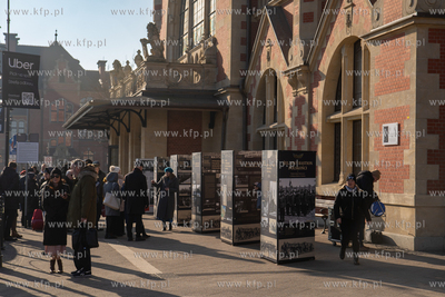 Plac przed Dworcem Głównym PKP w Gdańsku. Otwarcie...