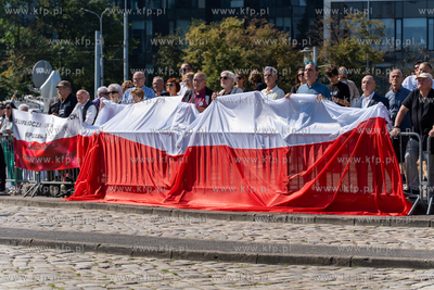 Gdańsk. Plac Solidarności. Symboliczne otwarcie bramy...