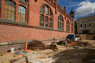 Rewitalizacja Hali Targowej w Gdańsku już na półmetku....