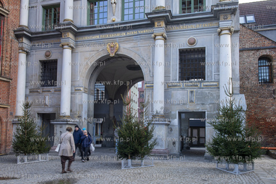Tymczasowy, na czas remontu,  płot zniknął i odsłonił...