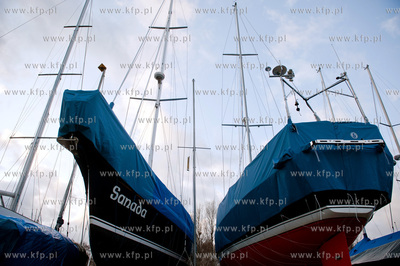 Gdynia. Zima w porcie jachtowym.04.01.2012fot. Mateusz...