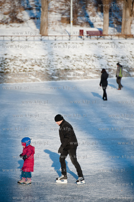 Gdansk. Nowo powstaly zbiornik retencyjny - Madalinskiego,...