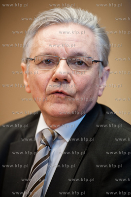 Gdansk. Protest pracownikow Portowej Strazy Pozarnej...